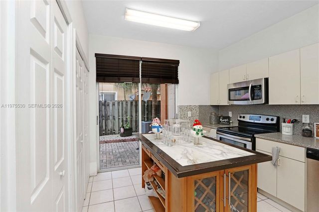 8451 NW 138th St 2303, Miami Lakes, FL 33016