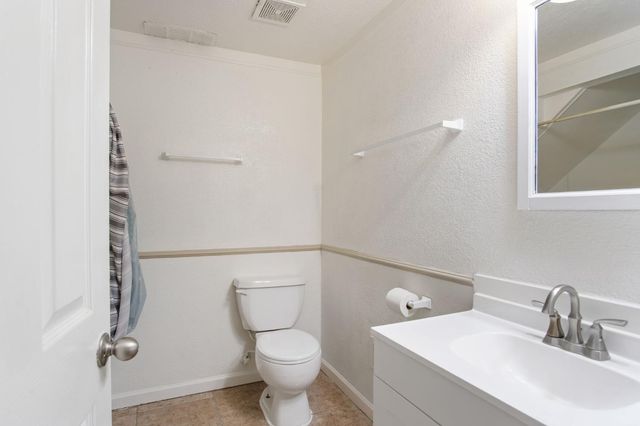 2500 Yale, Turlock, CA 95382