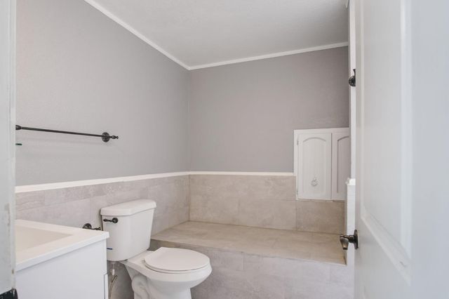 2500 Yale, Turlock, CA 95382