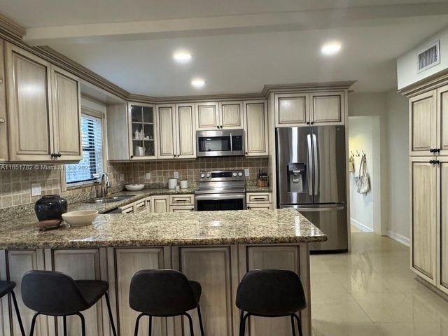 46 Chestnut Cir 46, Cooper City, FL 33026