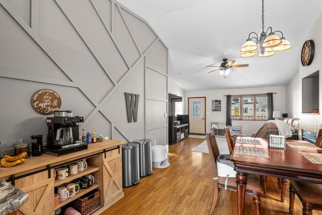 1155 W Madison AVENUE, Cleveland, WI 53015