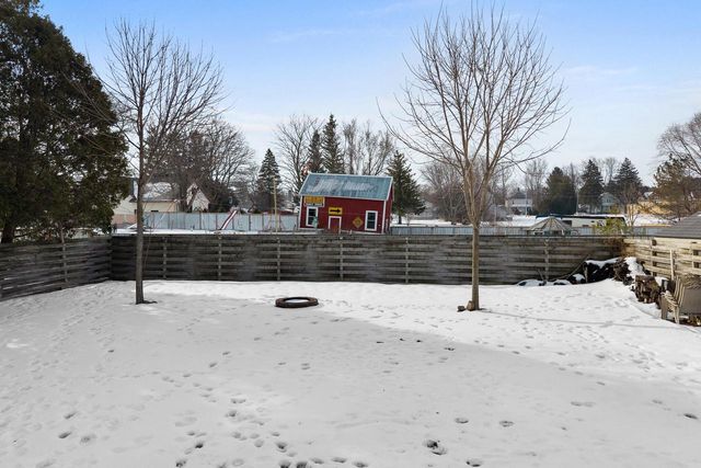 1155 W Madison AVENUE, Cleveland, WI 53015