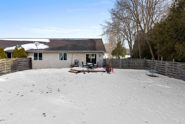 1155 W Madison AVENUE, Cleveland, WI 53015