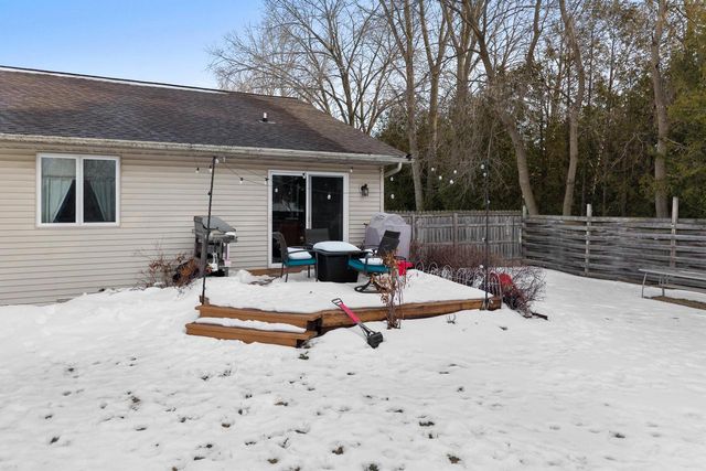 1155 W Madison AVENUE, Cleveland, WI 53015