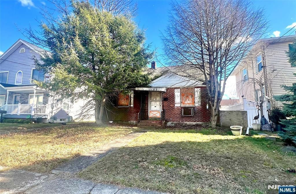 248 Rudolph Avenue, Elmwood Park, NJ 07407