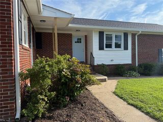 1412 Walnut Ave # A, Chesapeake, VA 23325