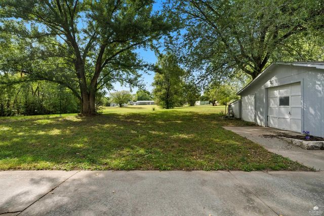 5310 Kaw Valley Road, Wamego, KS 66547