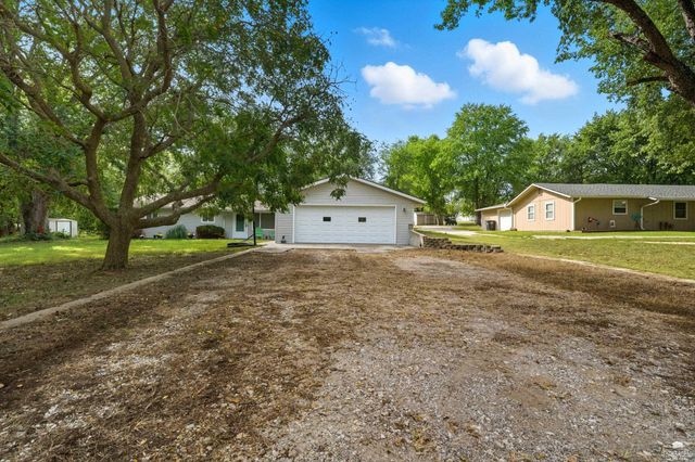 5310 Kaw Valley Road, Wamego, KS 66547