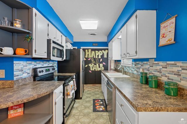 5310 Kaw Valley Road, Wamego, KS 66547