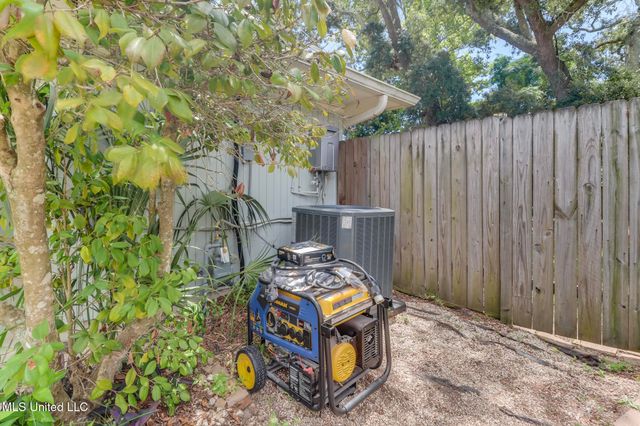 2204 Collins Boulevard, Gulfport, MS 39507