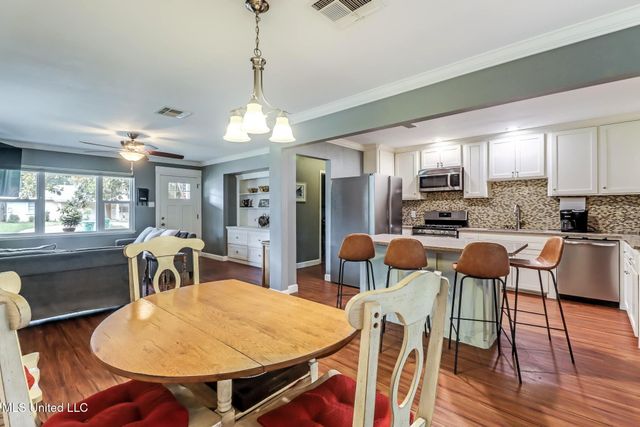 2204 Collins Boulevard, Gulfport, MS 39507