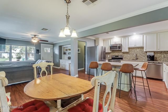 2204 Collins Boulevard, Gulfport, MS 39507