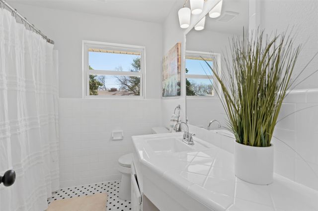 903 Stanley Street, Denton, TX 76201