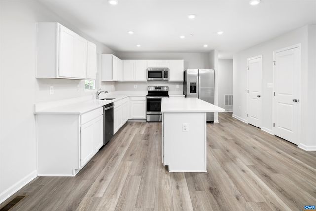 97 EVERGLADES RD, Barboursville, VA 22923