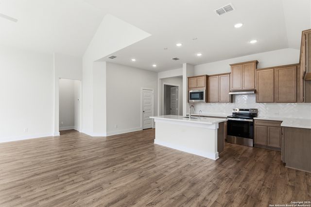 217 Spanish Oak, Castroville, TX 78009