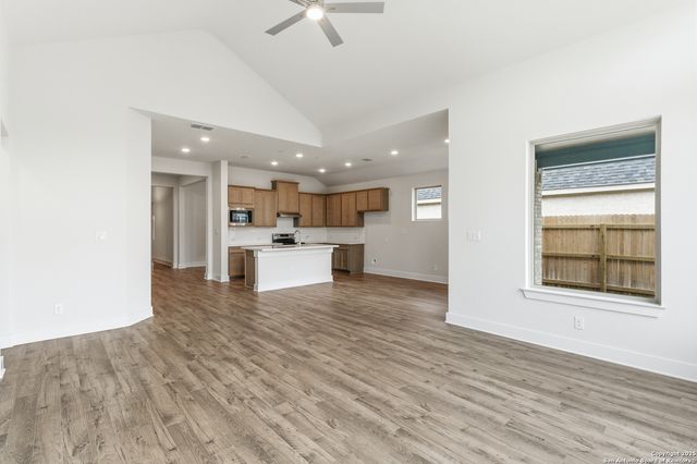 217 Spanish Oak, Castroville, TX 78009