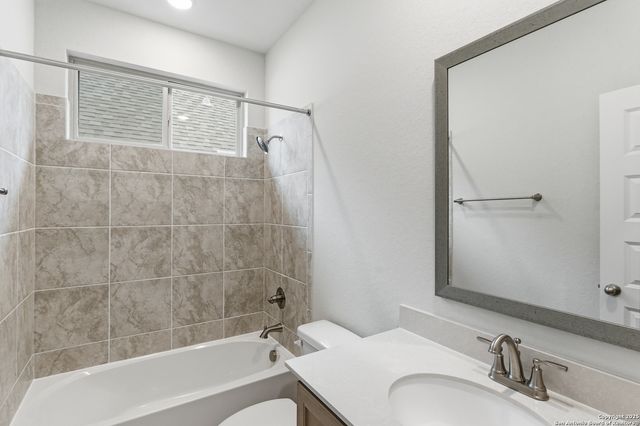 217 Spanish Oak, Castroville, TX 78009