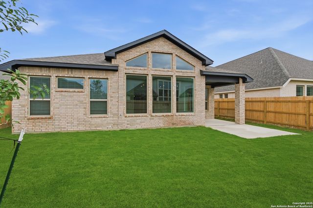 217 Spanish Oak, Castroville, TX 78009