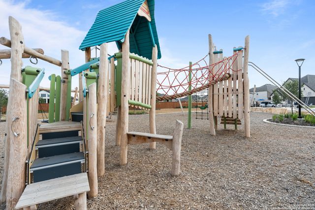 217 Spanish Oak, Castroville, TX 78009