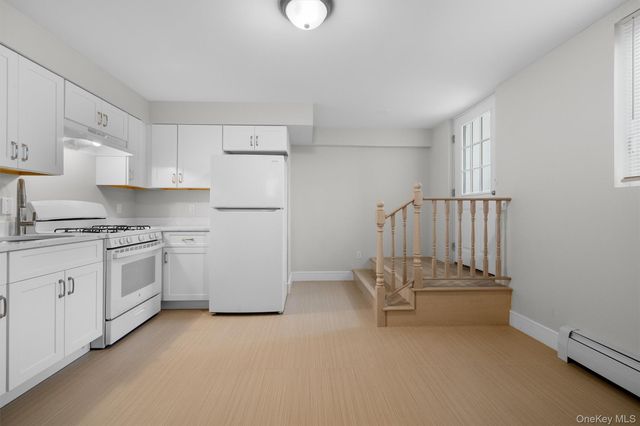 135 Beekman Avenue LR, Sleepy Hollow, NY 10591