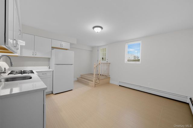 135 Beekman Avenue LR, Sleepy Hollow, NY 10591