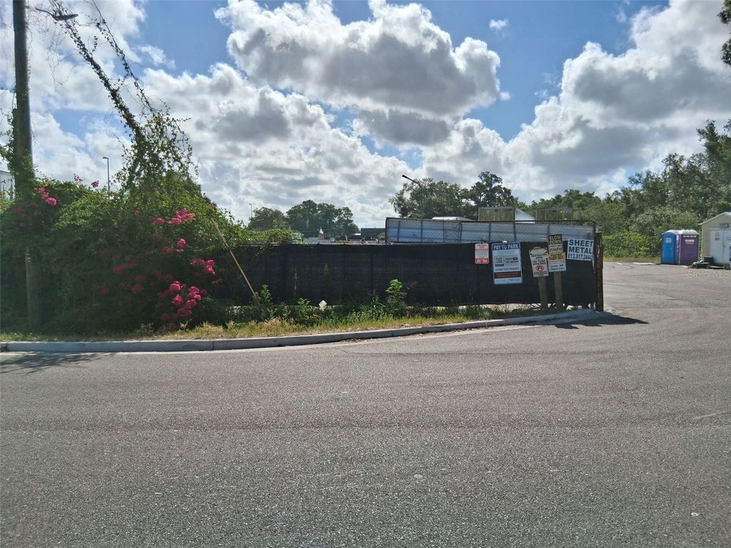 Image 15 of property listing at 7001 CAUSEWAY BOULEVARD, Tampa, FL 33619