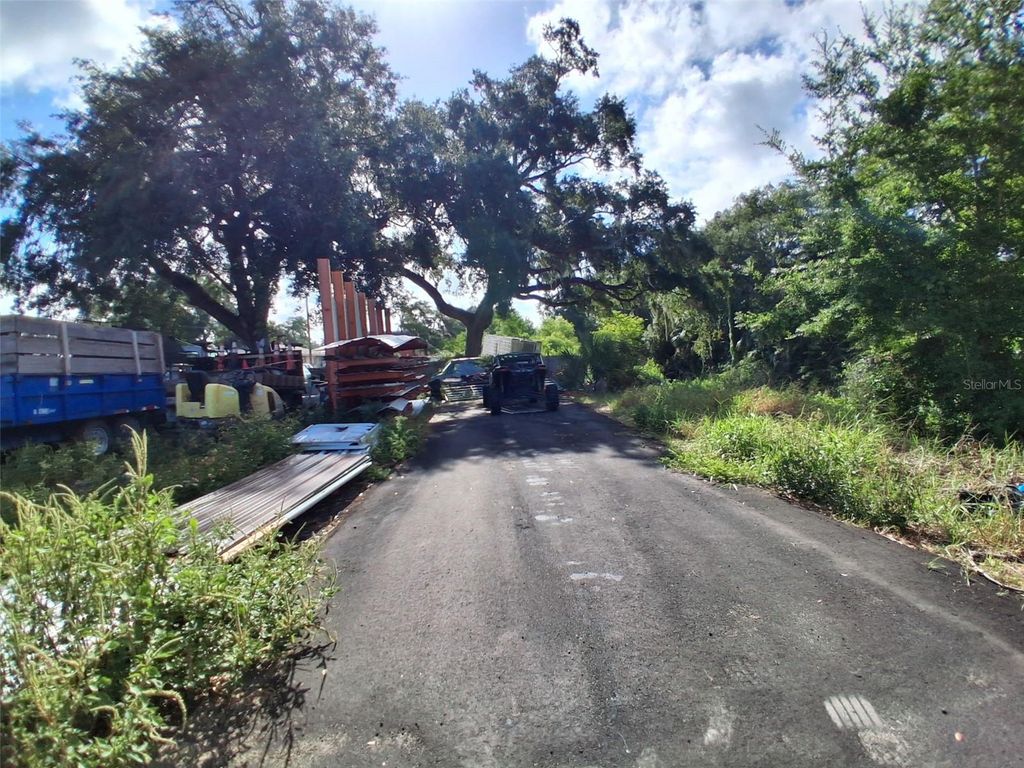 Image 9 of property listing at 7001 CAUSEWAY BOULEVARD, Tampa, FL 33619