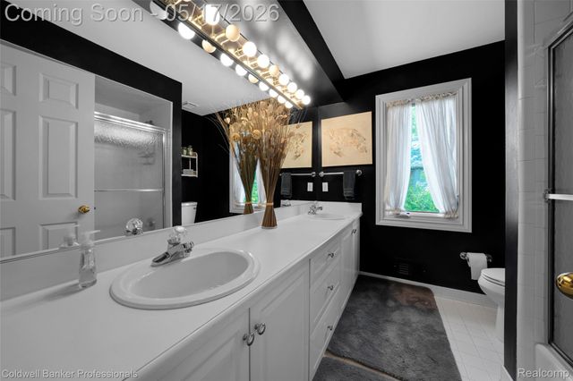 3653 Cedar Brook Drive, Rochester Hills, MI 48309