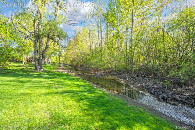 3653 Cedar Brook Drive, Rochester Hills, MI 48309