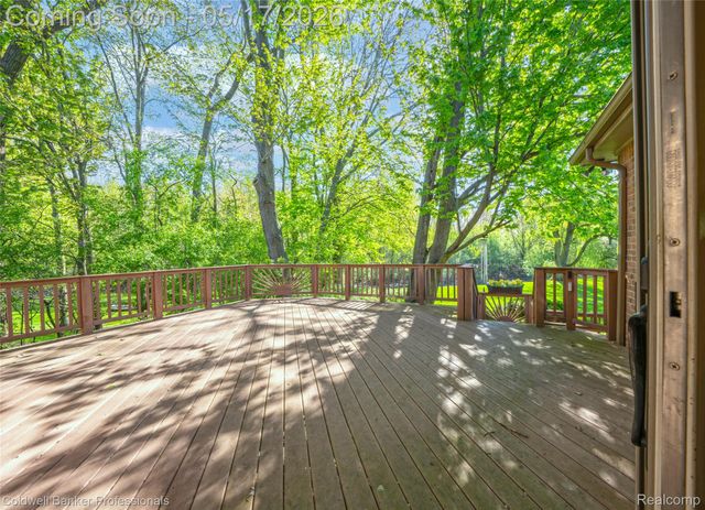 3653 Cedar Brook Drive, Rochester Hills, MI 48309