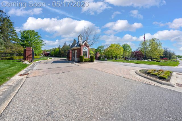 3653 Cedar Brook Drive, Rochester Hills, MI 48309