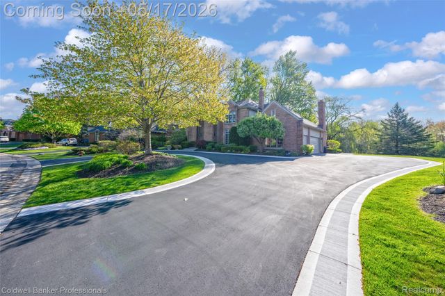 3653 Cedar Brook Drive, Rochester Hills, MI 48309