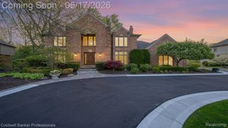 3653 Cedar Brook Drive, Rochester Hills, MI 48309