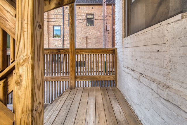 2211 W Winona Street 1, Chicago, IL 60625