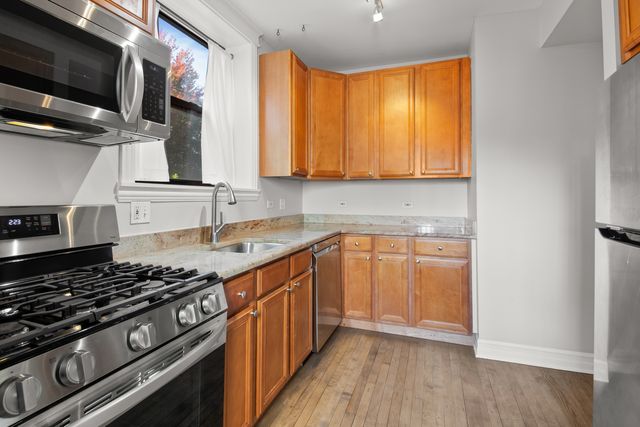 2211 W Winona Street 1, Chicago, IL 60625