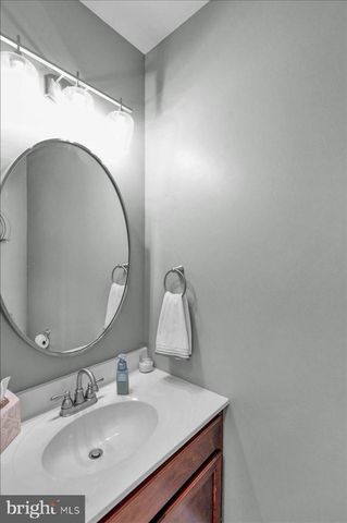 61 REGINA DR, Reading, PA 19608