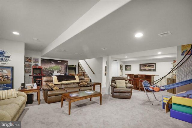 61 REGINA DR, Reading, PA 19608