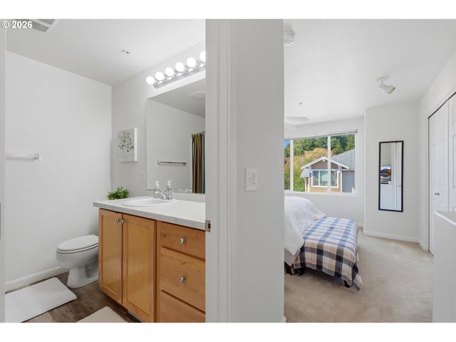 8640 Sw 147TH Ter 103, Beaverton, OR 97007