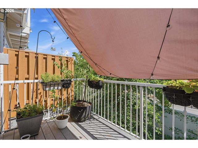 8640 Sw 147TH Ter 103, Beaverton, OR 97007