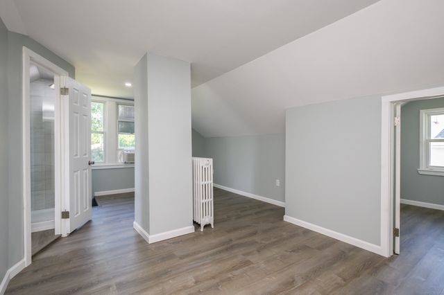 289 High Street, East Hartford, CT 06118