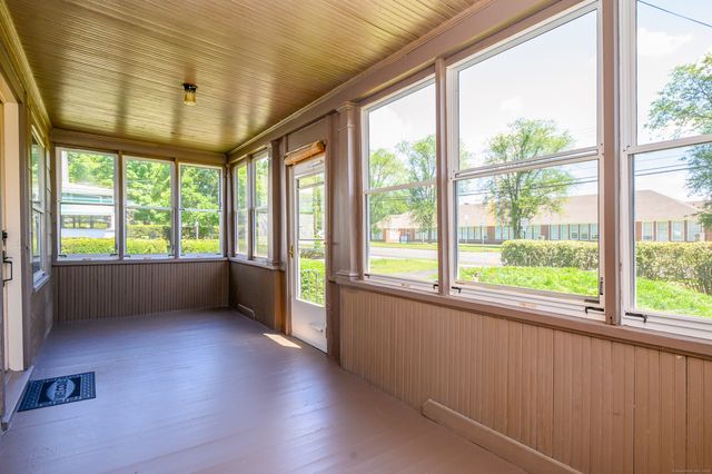 289 High Street, East Hartford, CT 06118