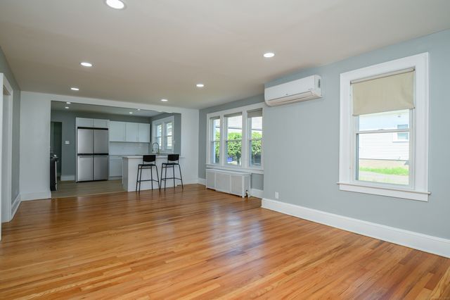 289 High Street, East Hartford, CT 06118