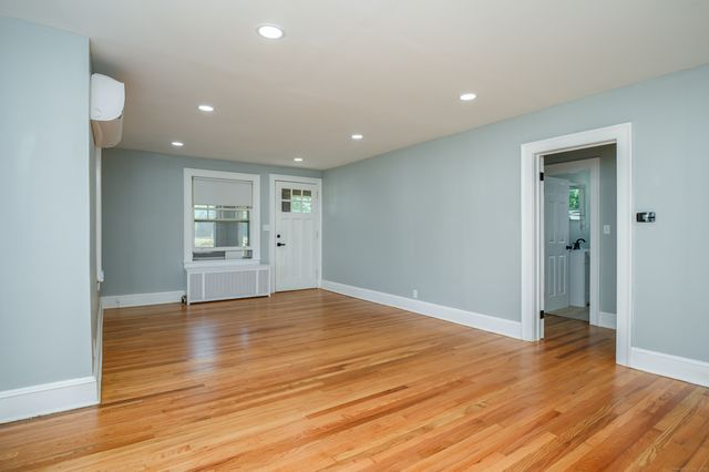 289 High Street, East Hartford, CT 06118