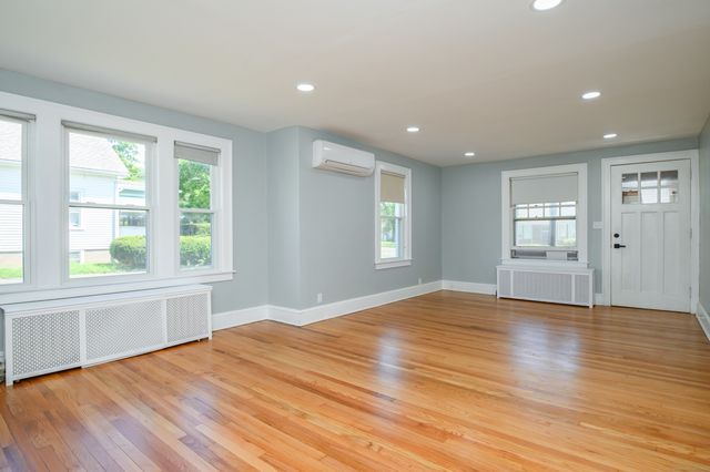 289 High Street, East Hartford, CT 06118