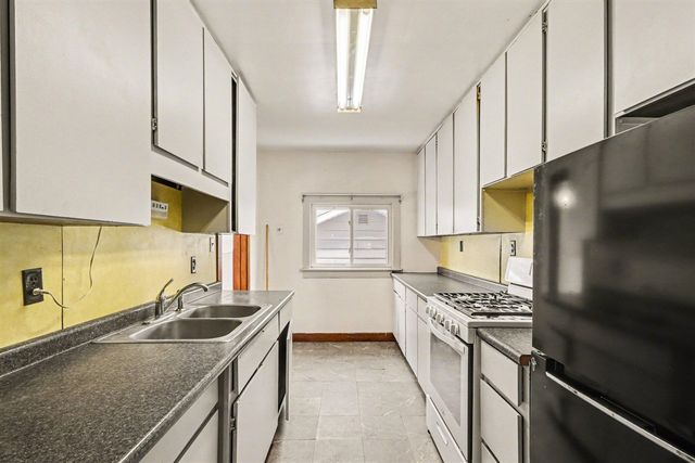 201 N Chestnut Street, Augusta, MI 49012