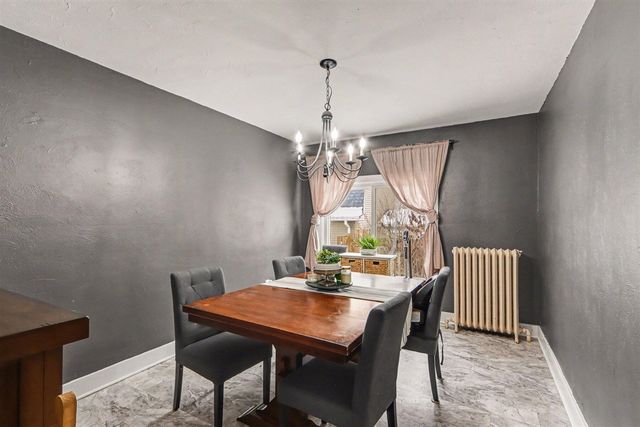 201 N Chestnut Street, Augusta, MI 49012