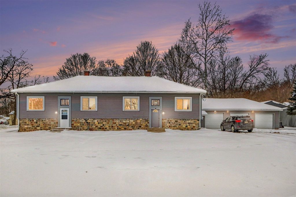 201 N Chestnut Street, Augusta, MI 49012