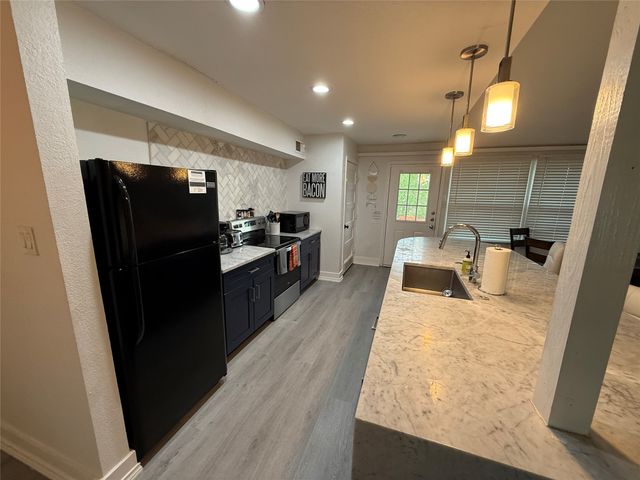 819 Loganwood Avenue, Richardson, TX 75080