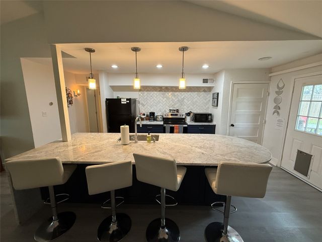 819 Loganwood Avenue, Richardson, TX 75080