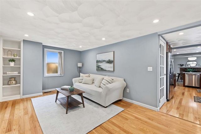 40 Boyce Avenue, Barrington, RI 02806